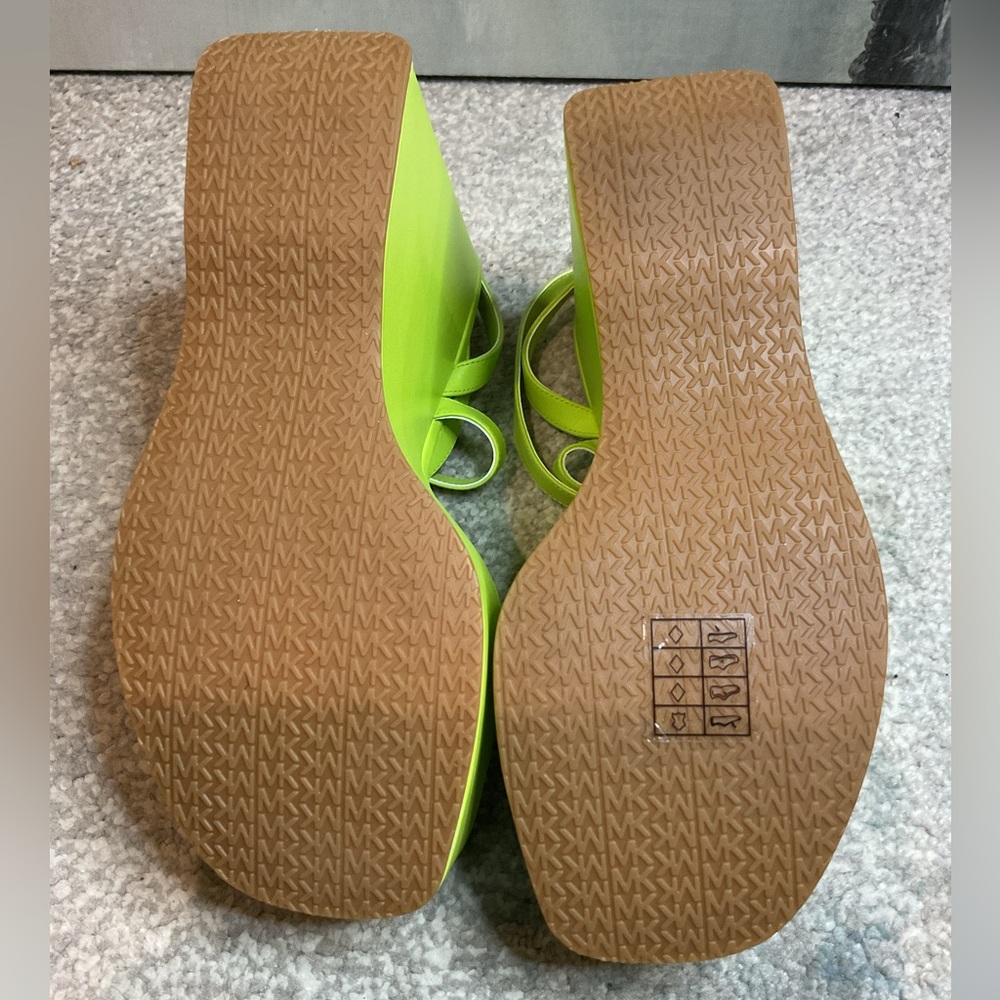 Michael Kors Paola Leather Wedge Sandals in Bright Limeade - 8M (NIB) - Picture 12 of 16